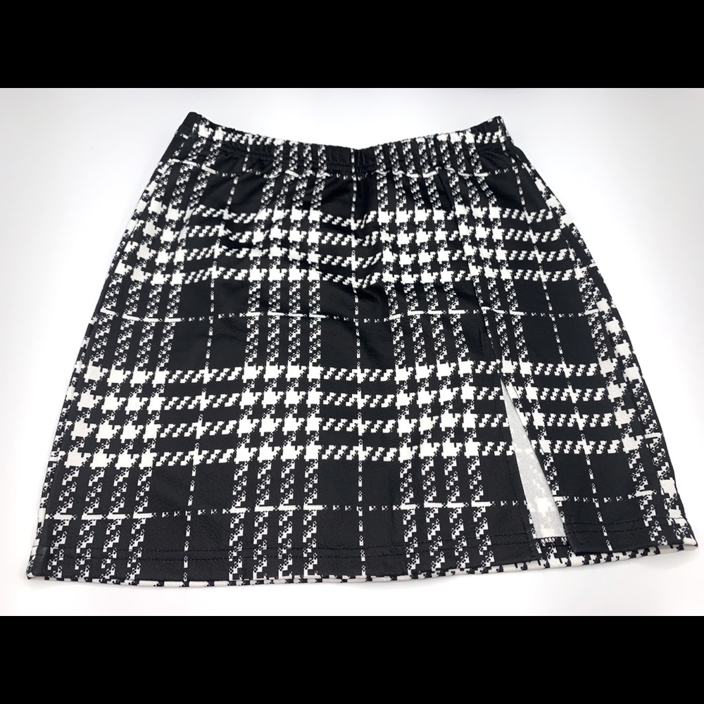 SHEIN Black Plaid A-Line Mini Skirt with side slit